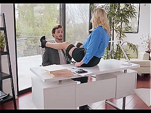 Kenzie Taylor is the perfect office breezy